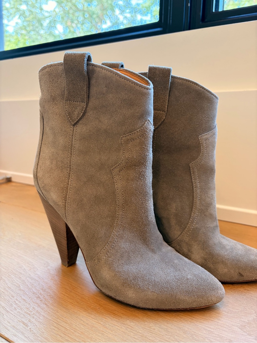 Isabel Marat Etoile Suede Taupe Ankle Boots - Women 39